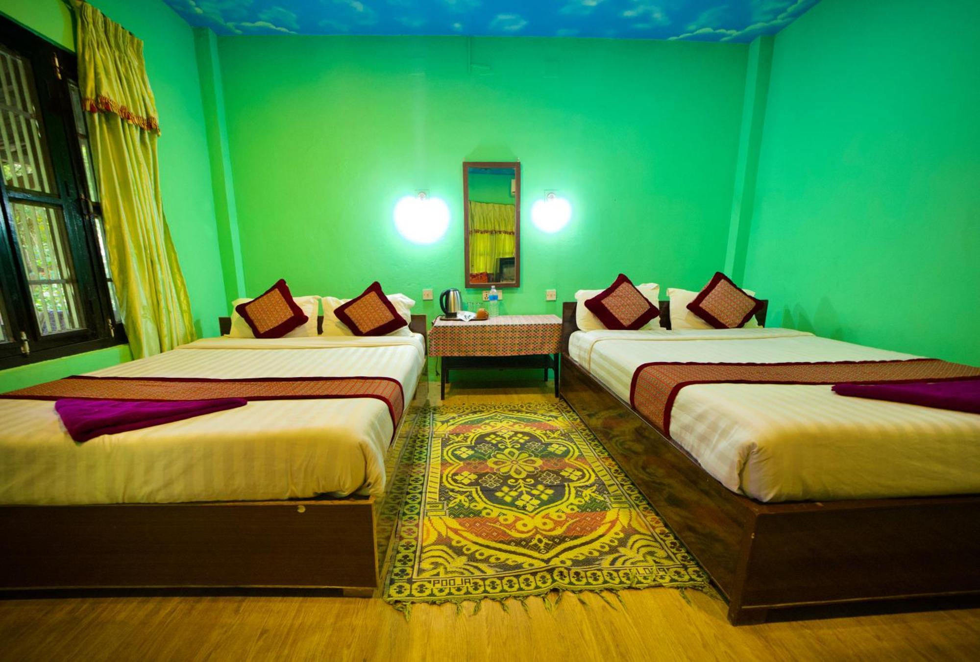 Chitwan Gaida Lodge - Animal Lovers & Birdwatchers Paradise Sauraha Exterior foto